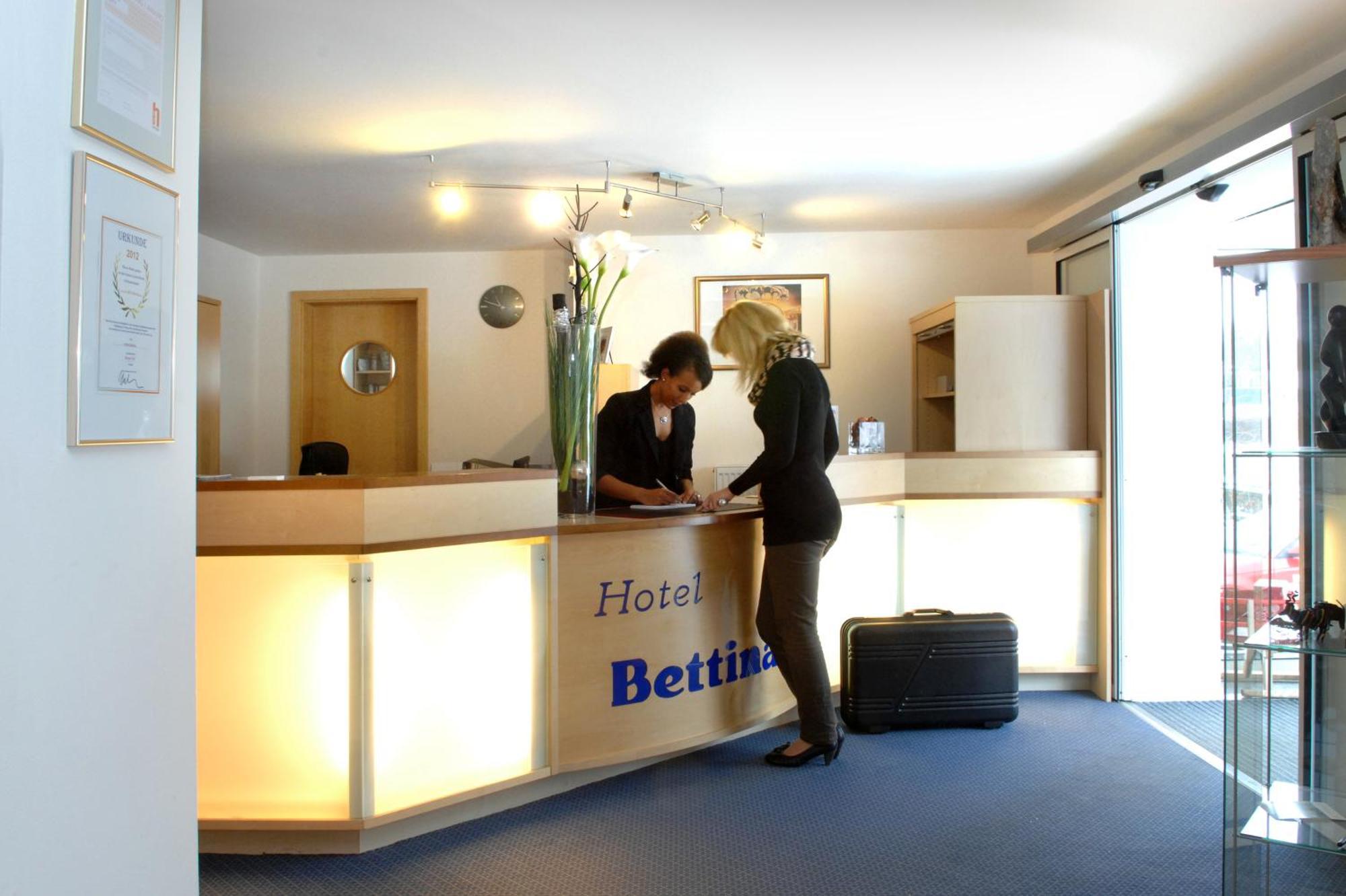 Hotel Bettina Garni Guenzburg Exterior photo